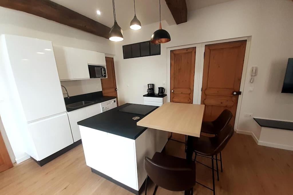 Classe 4 Etoiles - Cybele - Centre Ville 2 Chambres, Cour Privative Et Garage Vienne  Extérieur photo